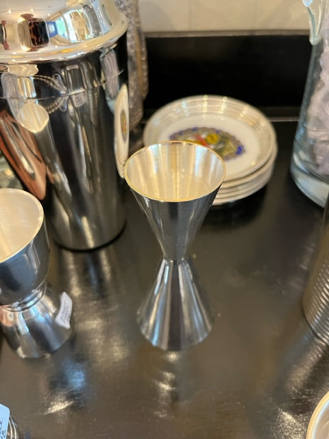 Modern cocktail jigger